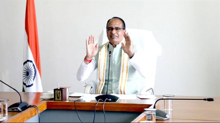 मुख्यमंत्री श्री चौहान ने परिणय-सूत्र में बंधे 1041 जोड़ों को दिया आशीर्वाद